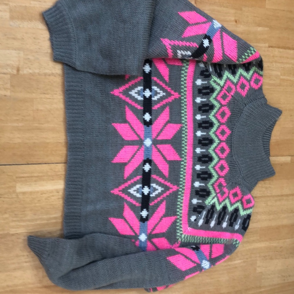 GRAY PINK AND GREEN CROPPED TURTLENECK SWEATER